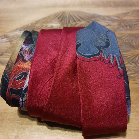 Artisian Designed by Grace Newburger " Gulf Shores" Men's  Silk Tie - Picture 4 of 4